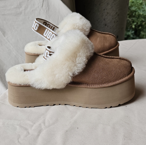 UGG - FUNKETTE PLATFORM - Chesnut - US 10 - BNIB - Picture 3 of 9